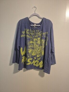 Magnolia Pearl Graphic Long-Sleeve Distressed Periwinkle W Tags Passionflower